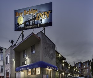 Bay Bridge Inn - Hotel Signage