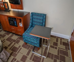 Bay Bridge Inn - Seating with Desk